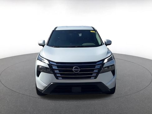 Used 2025 Nissan Rogue SV image 3