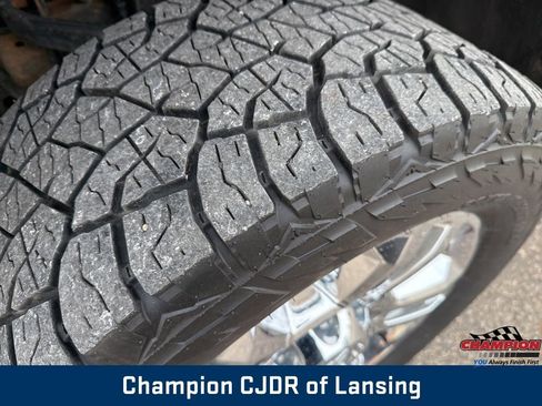 Used 2019 Chevrolet Silverado 2500 High Country w/ Duramax Plus Package image 11