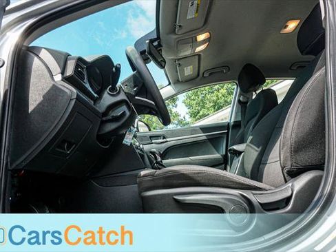 Used 2020 Hyundai Elantra SE w/ Cargo Package (C1) FWD image 17