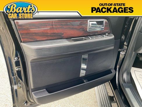 Used 2017 Lincoln Navigator Reserve image 26