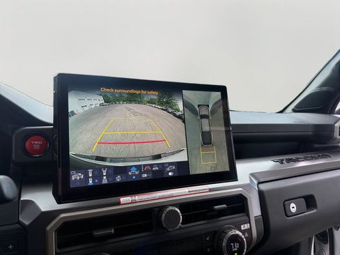Used 2026 Toyota Tacoma TRD Off-Road w/ TRD Off Road Premium Package AWD/4WD image 16