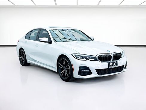 Used 2019 BMW 330i Sedan w/ M Sport Package image 3