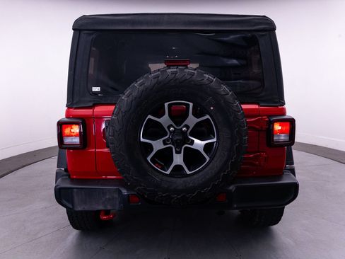 Used 2022 Jeep Wrangler Unlimited Rubicon w/ Cold Weather Group AWD/4WD image 17