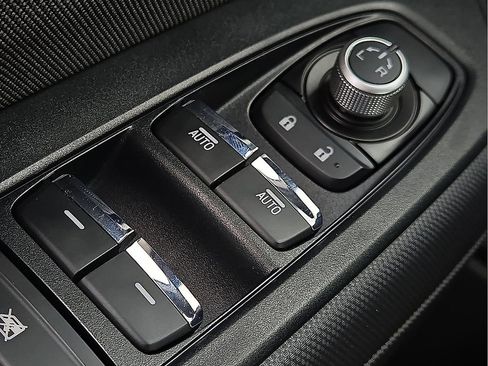 Certified 2025 Subaru Forester Premium AWD/4WD image 18