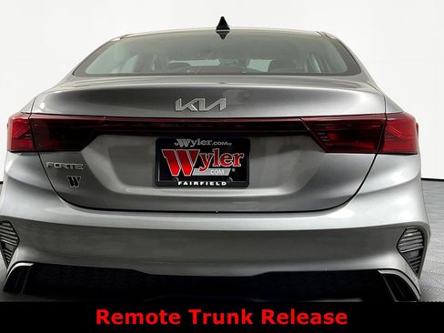 Used 2023 Kia Forte LXS FWD image 5