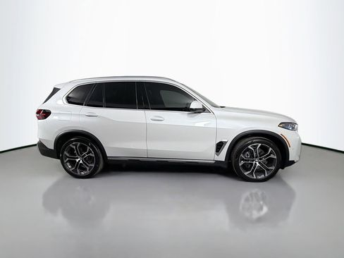 Certified 2025 BMW X5 xDrive40i w/ Executive Package image 5