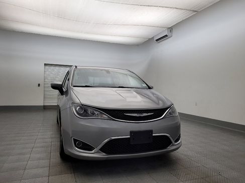 Used 2017 Chrysler Pacifica Touring Plus image 14