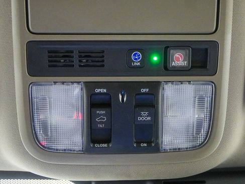 Used 2022 Honda Pilot Touring image 25