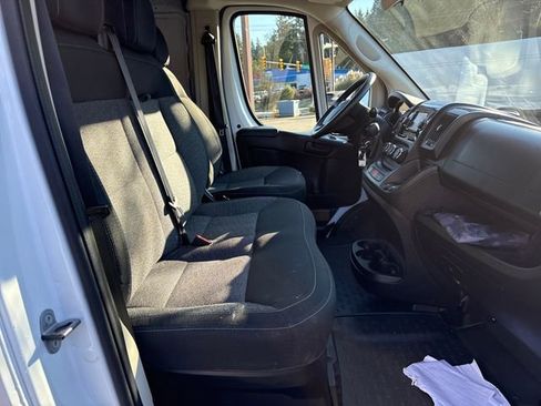 Used 2021 RAM ProMaster 2500 w/ Convenience Group FWD image 9