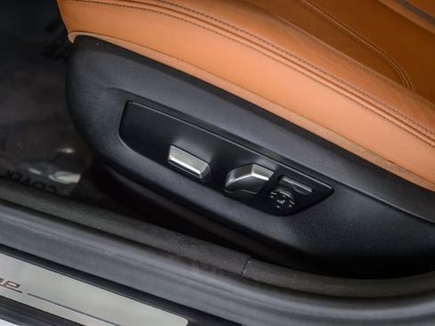 Used 2018 BMW 540i w/ Premium Package RWD image 40