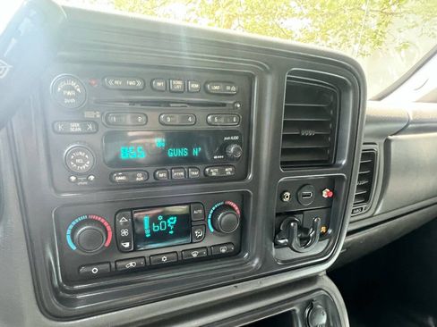 Used 2004 GMC Sierra 2500 SLT AWD/4WD image 24