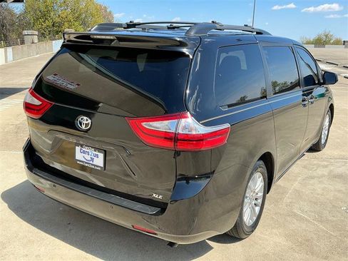 Used 2016 Toyota Sienna XLE w/ XLE Navigation Package FWD image 7