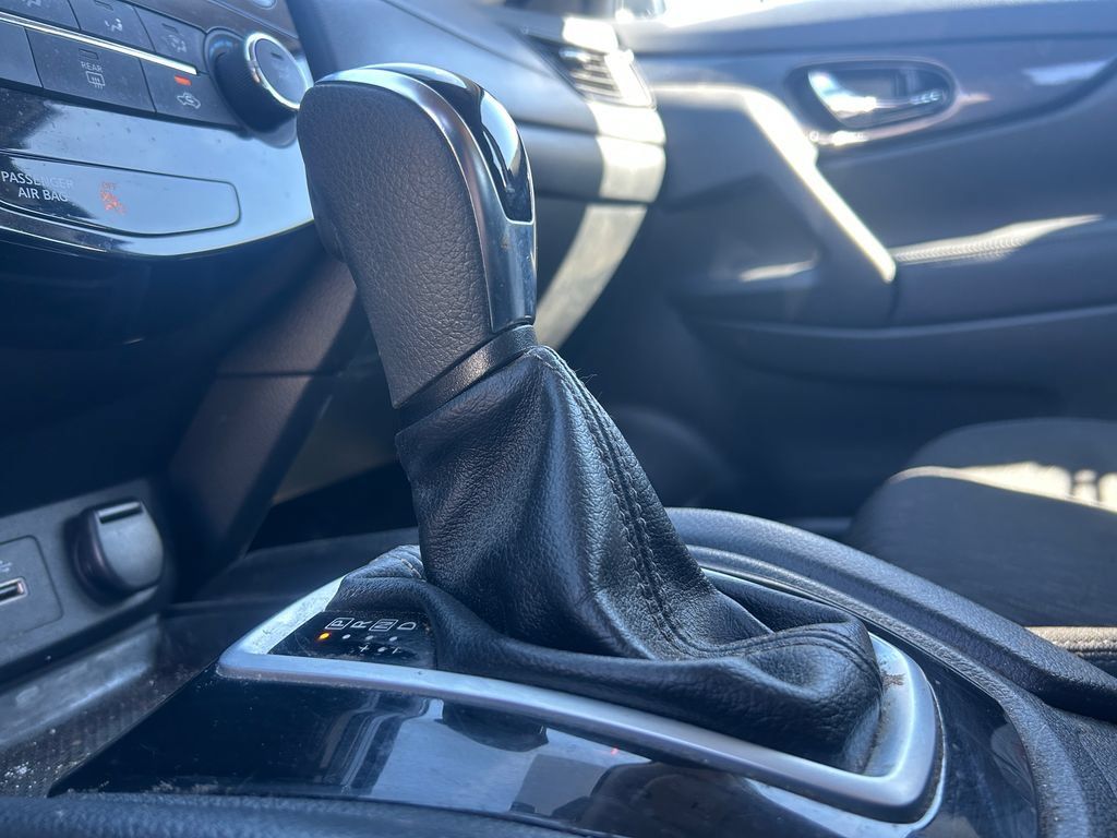 Used 2018 Nissan Rogue S FWD image 15