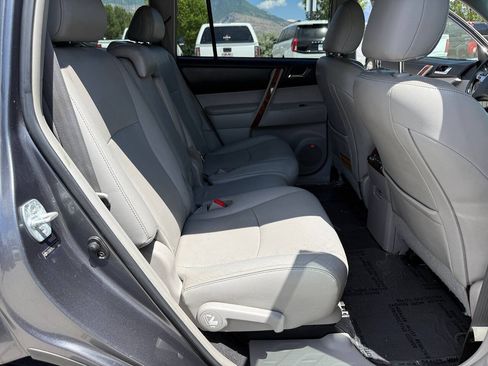 Used 2011 Toyota Highlander Limited w/ Tow Pkg AWD/4WD image 22