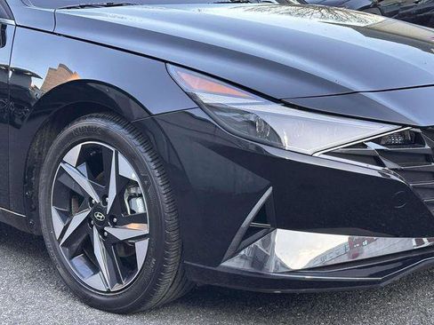 Used 2023 Hyundai Elantra Limited w/ Cargo Package image 10