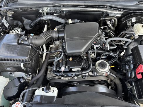 Used 2021 Toyota Tacoma SR5 w/ SR5 Appearance Package (SM) RWD image 28
