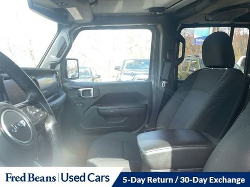 Used 2023 Jeep Gladiator Sport image 13