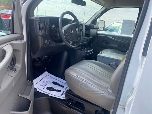 Used 2014 Chevrolet Express 3500 Extended RWD image 20