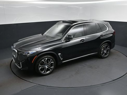 Used 2024 BMW X5 xDrive50e w/ Premium Package AWD/4WD image 31