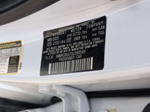 Used 2025 Hyundai Venue SEL FWD image 35