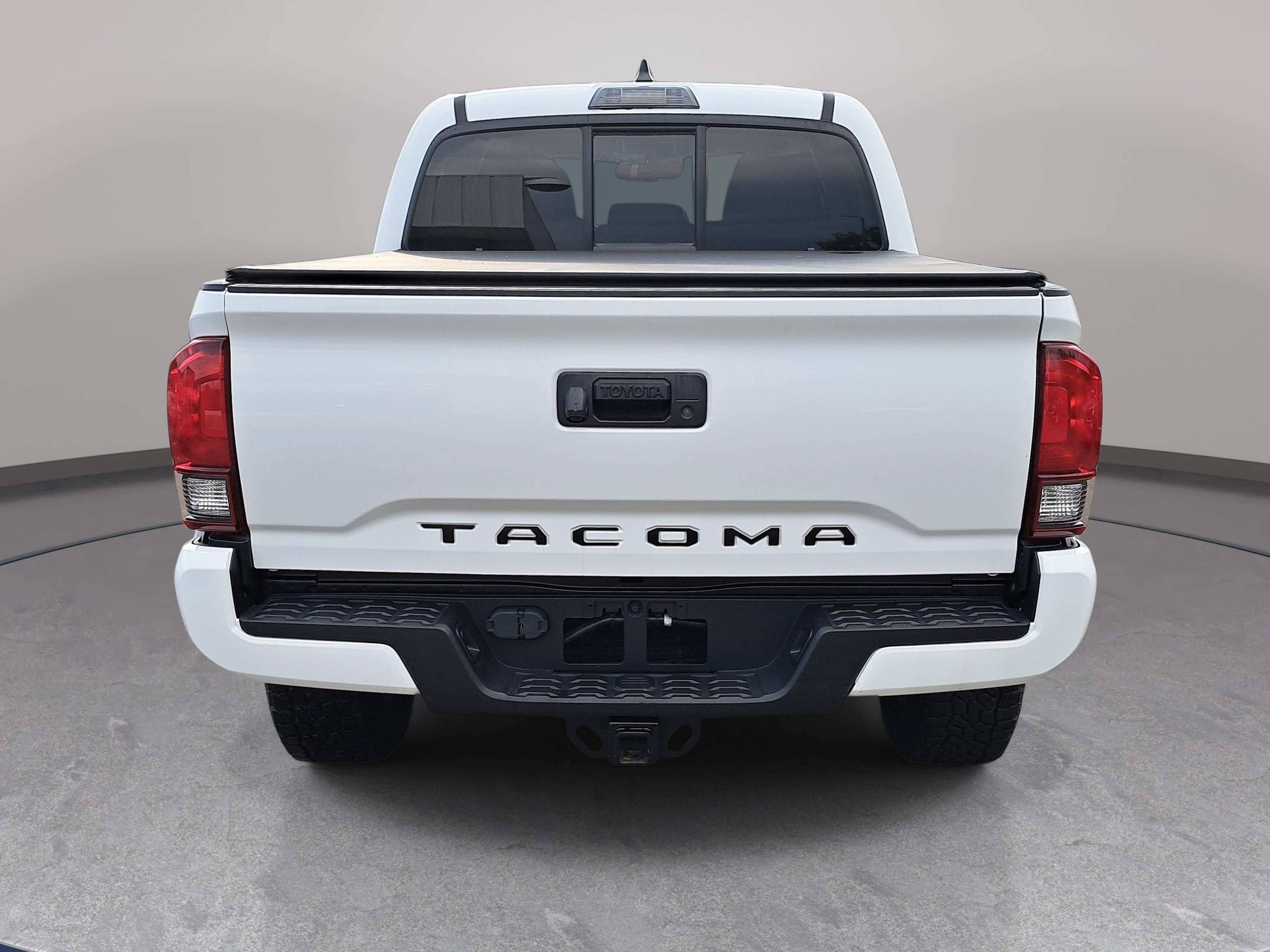 Used 2022 Toyota Tacoma SR AWD/4WD image 6