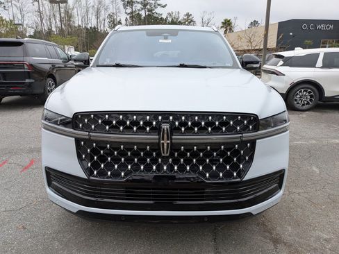 Certified 2025 Lincoln Navigator L Black Label image 10