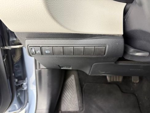 Used 2022 Toyota Corolla LE FWD image 16