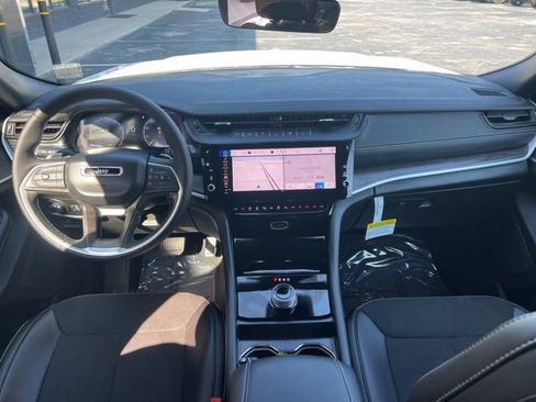 New 2026 Jeep Grand Cherokee Altitude RWD image 20