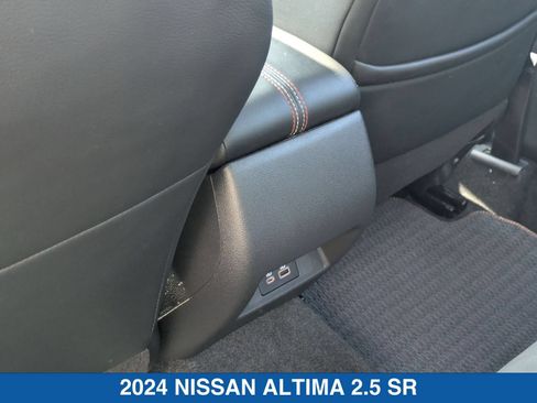 Used 2024 Nissan Altima 2.5 SR w/ SR Premium Package AWD/4WD image 32
