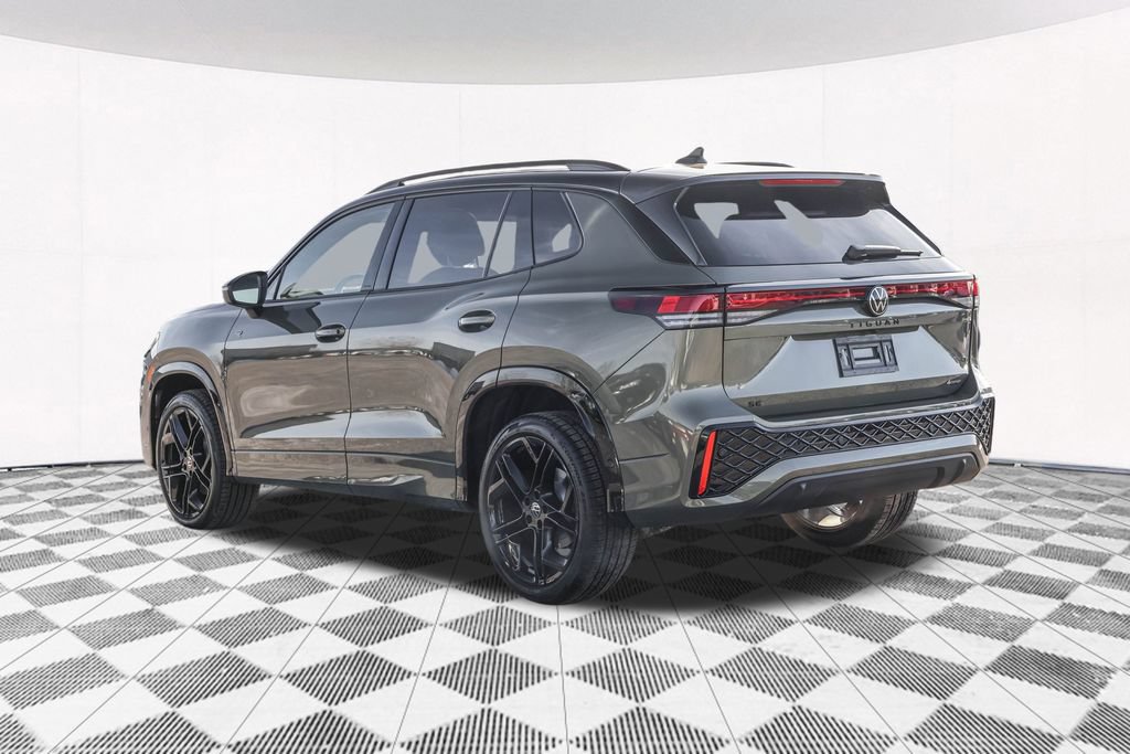 Certified 2026 Volkswagen Tiguan SE R-Line AWD/4WD image 13