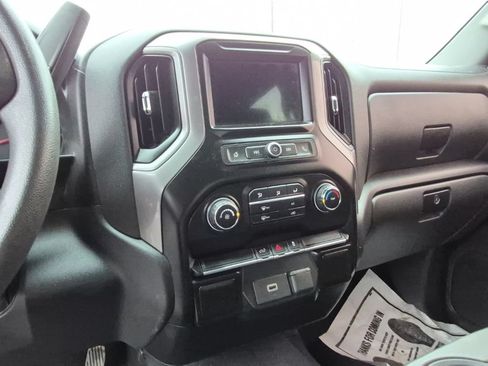 Used 2019 Chevrolet Silverado 1500 Custom w/ Custom Convenience Package AWD/4WD image 11