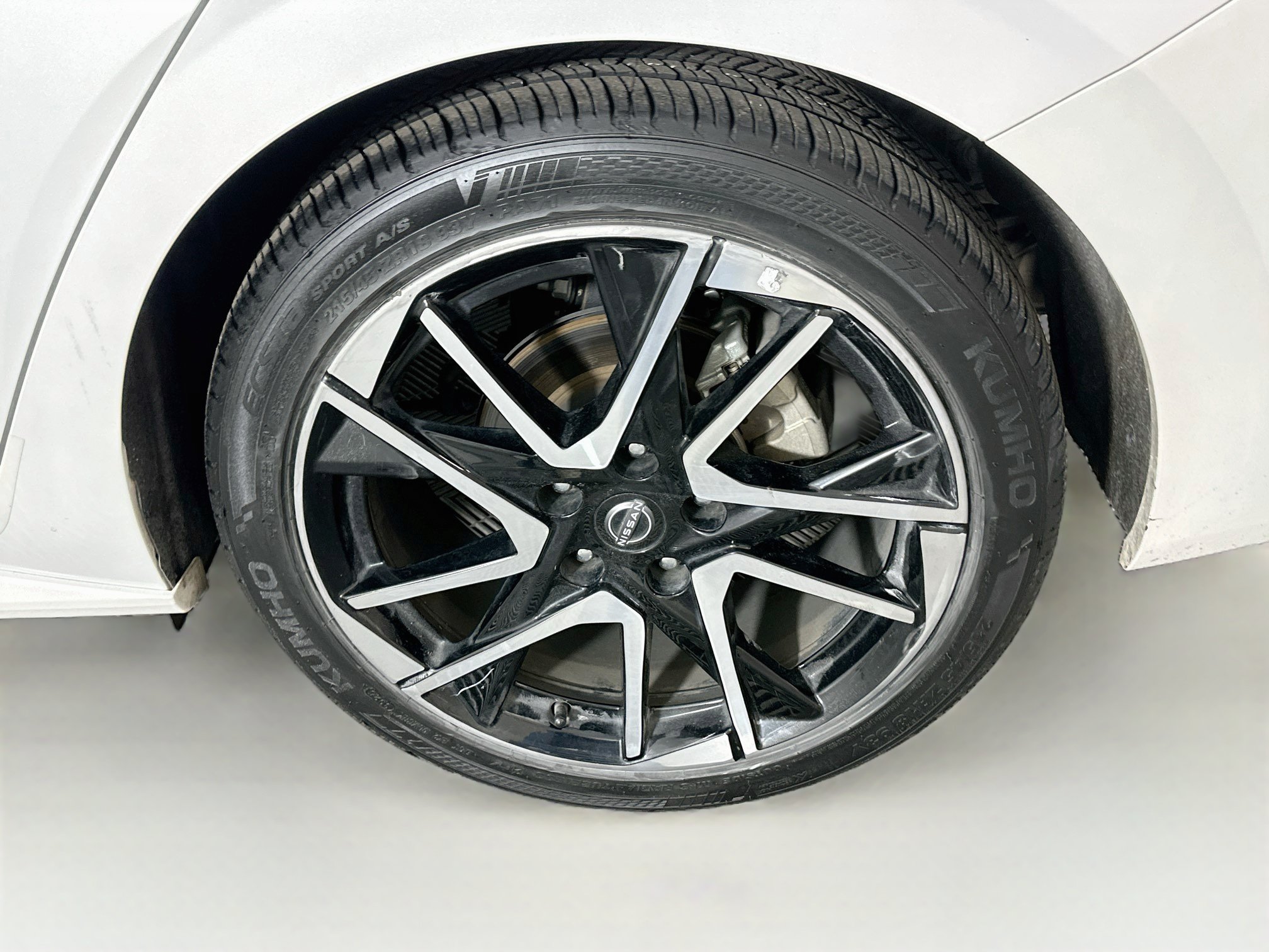 Used 2025 Nissan Sentra SR FWD image 11