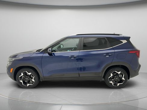 Used 2024 Kia Seltos EX AWD/4WD image 4