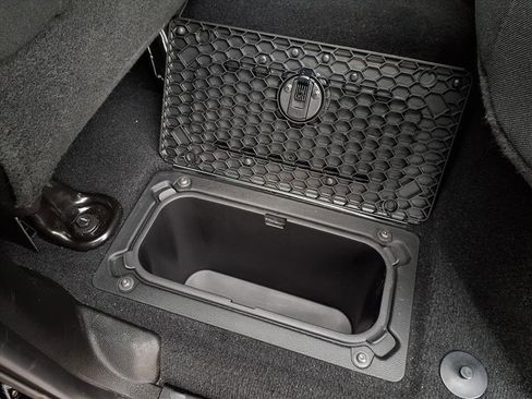 Used 2024 RAM 2500 Big Horn w/ Sport Appearance Package image 22