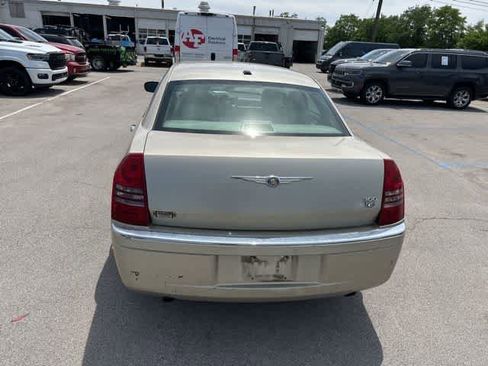 Used 2007 Chrysler 300 C RWD image 16