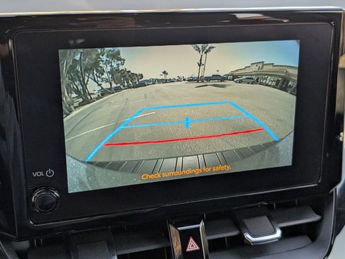 Used 2023 Toyota Corolla SE image 6