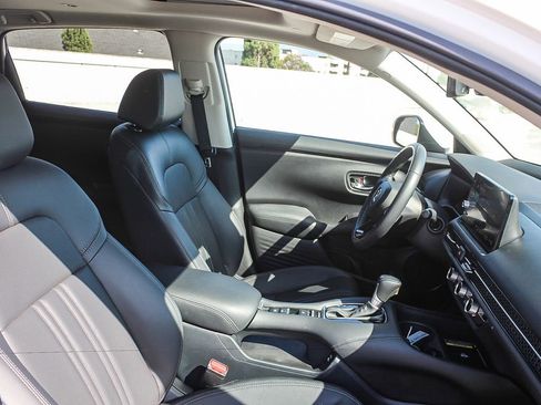 Certified 2024 Honda HR-V EX-L image 17
