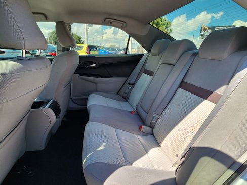 Used 2013 Toyota Camry LE image 12