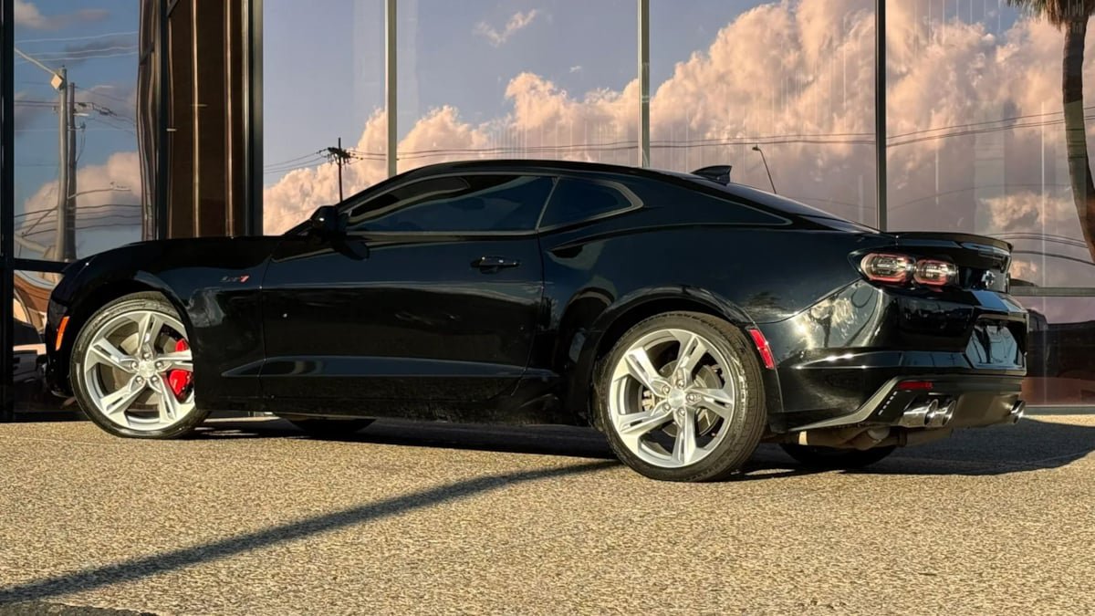 Used 2021 Chevrolet Camaro LT w/ RS Package RWD image 6