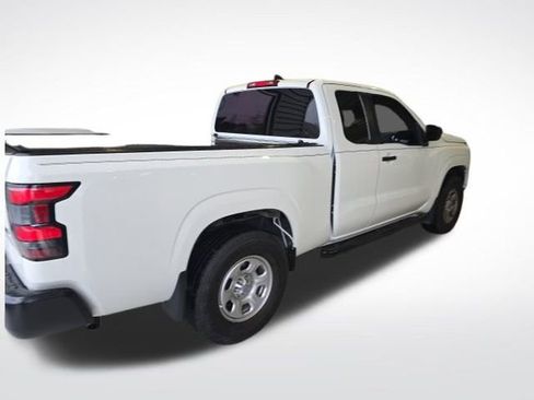 Used 2023 Nissan Frontier S image 3