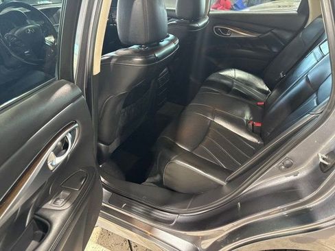 Used 2016 INFINITI Q70 Hybrid w/ Deluxe Touring Package image 16