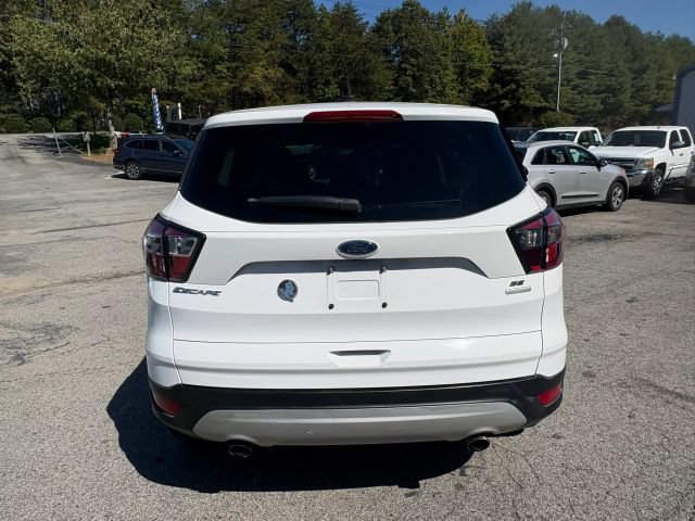 Used 2017 Ford Escape SE FWD image 4