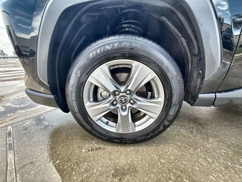 Used 2025 Toyota RAV4 XLE FWD image 10