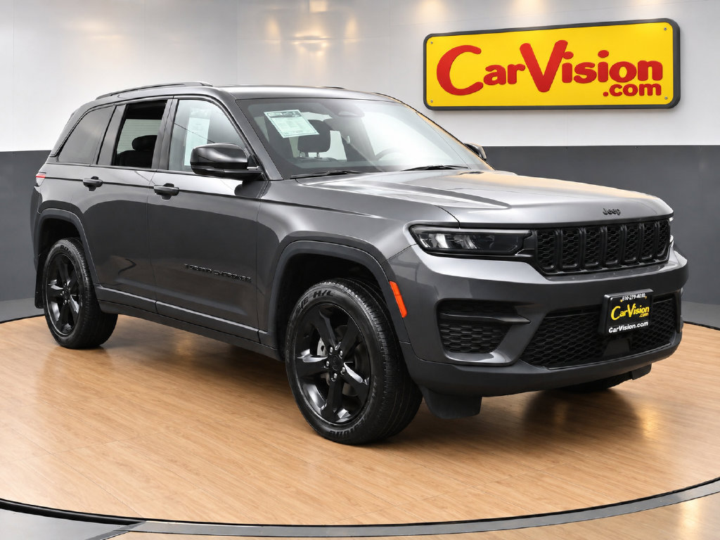 Used 2023 Jeep Grand Cherokee Altitude AWD/4WD image 1
