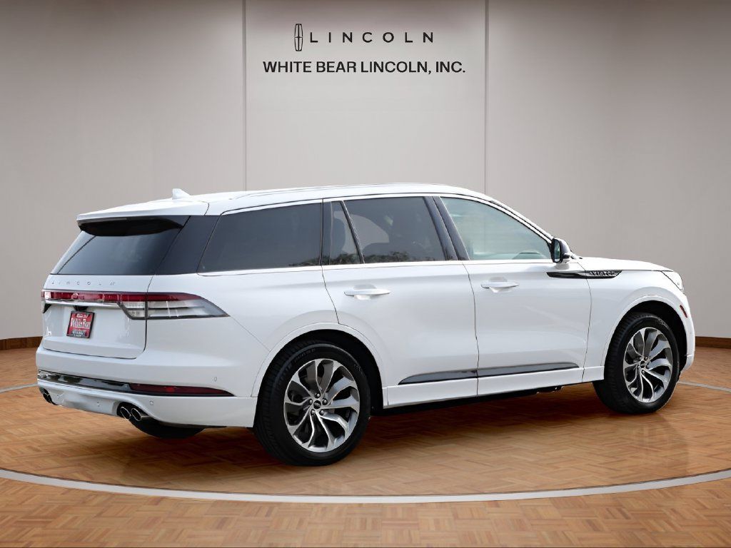 Used 2021 Lincoln Aviator Grand Touring AWD/4WD image 5