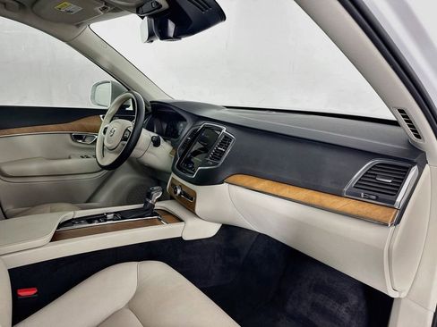 Used 2021 Volvo XC90 T6 Momentum w/ Climate Package AWD/4WD image 28