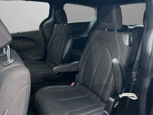 Used 2020 Chrysler Pacifica Touring w/ S Appearance Package image 11