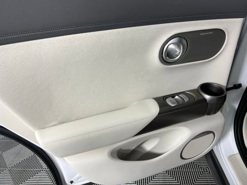 Used 2024 Genesis GV60 Advanced image 29