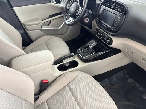 Certified 2021 Kia Soul LX FWD image 23