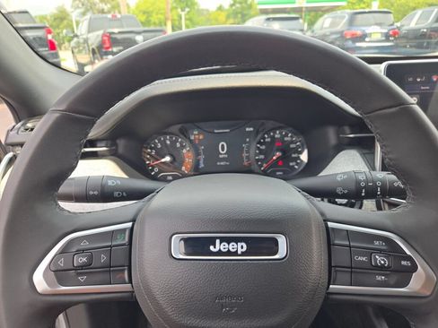 Used 2023 Jeep Compass Latitude w/ Convenience Group AWD/4WD image 36